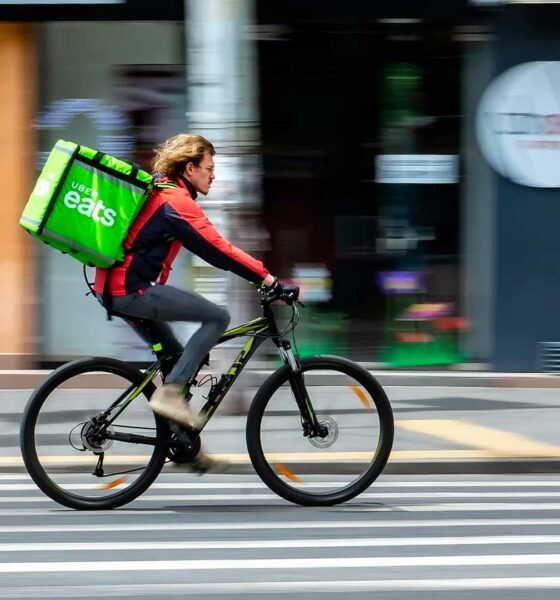 Entrega de canábis em Alberta pela Uber Eats